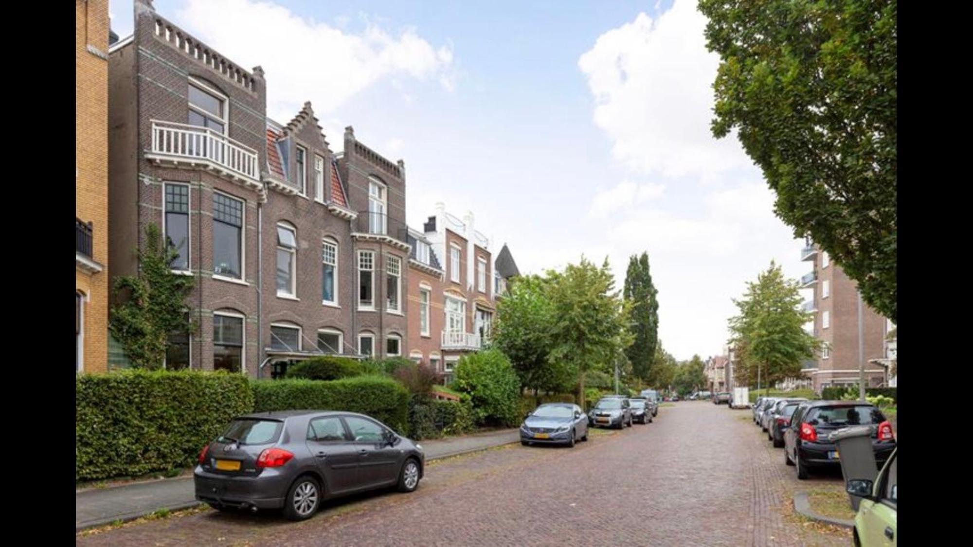Het Huis Met De Barbies Arnhem Exterior photo